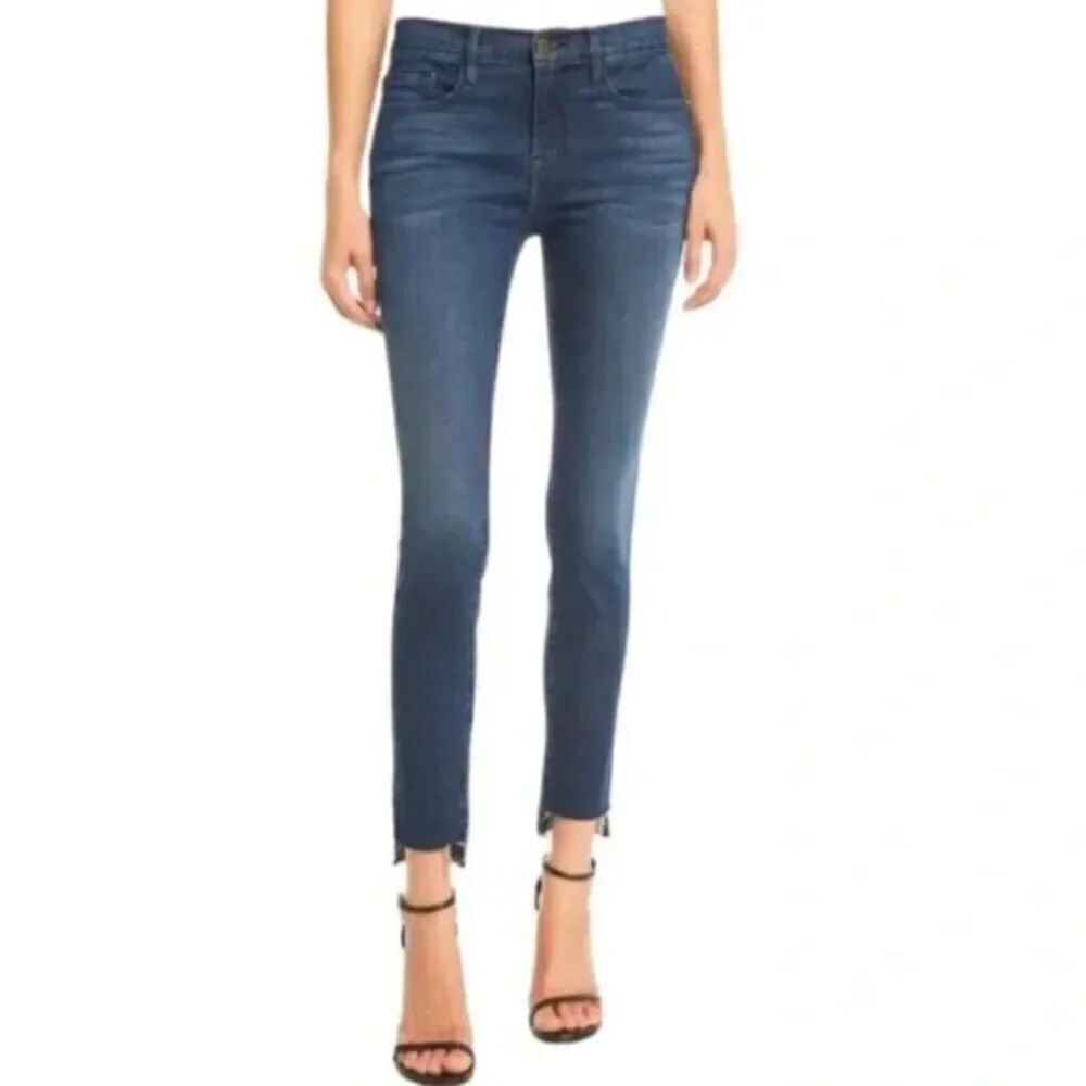 FRAME "Le Skinny De Jeanne" in Stretch Jeans frayed hem Size 28